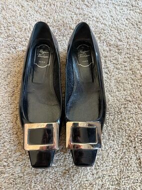 Roger Vivier Patent Leather Flats, size 39, blk